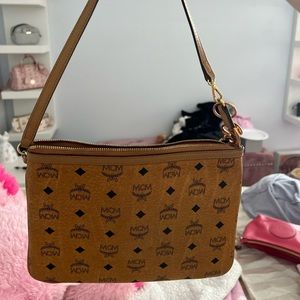 Mcm Authentic pouch